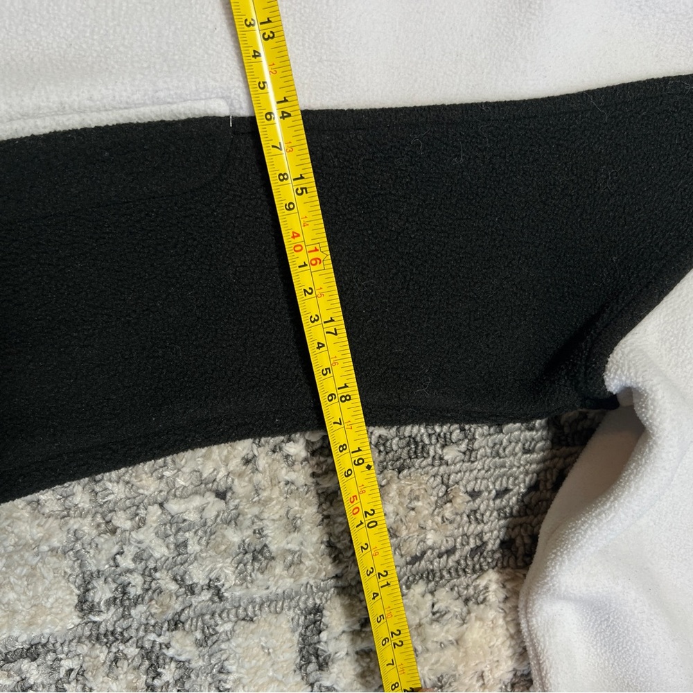 Women’s The North Face fleece - Picture 5 of 5